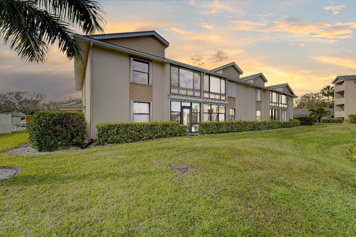 REFLECTIONS ON THE RIVER VIII - Residential