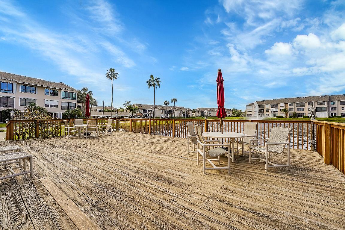 REFLECTIONS ON THE RIVER VIII - Residential