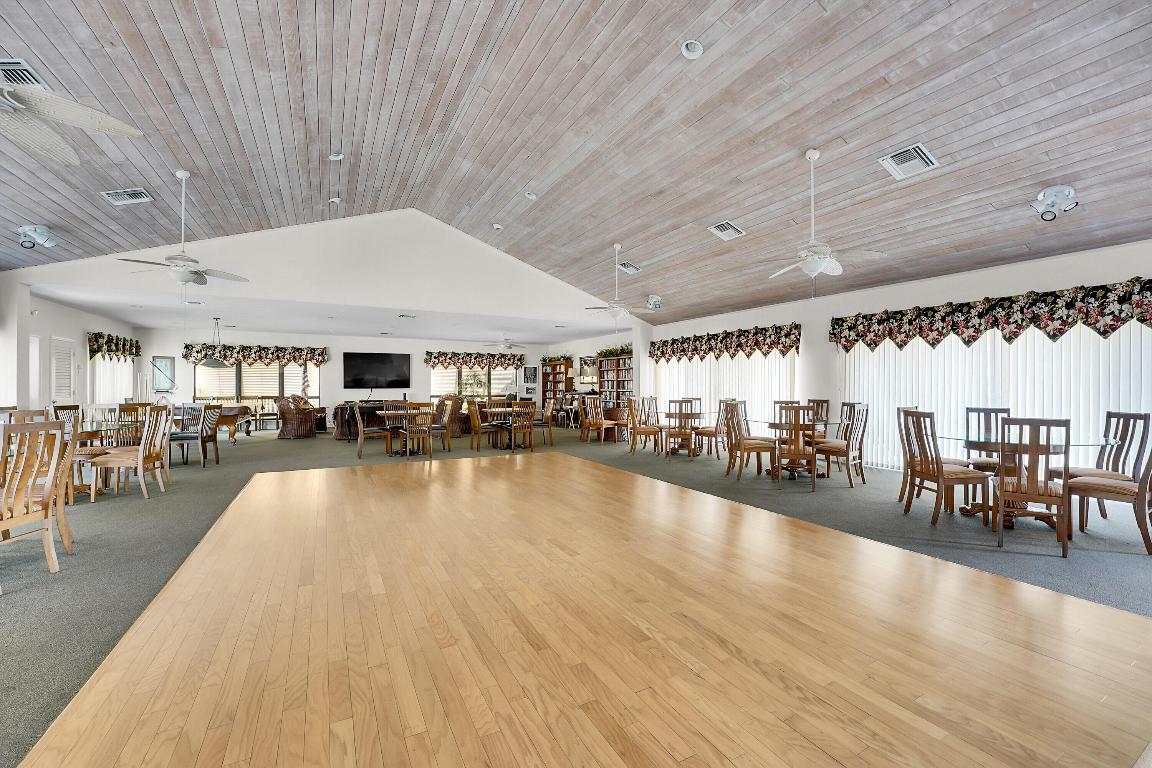 REFLECTIONS ON THE RIVER VIII - Residential