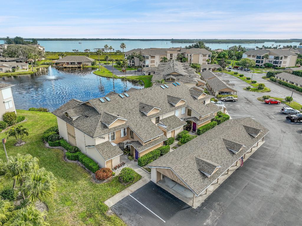 REFLECTIONS ON THE RIVER VIII - Residential