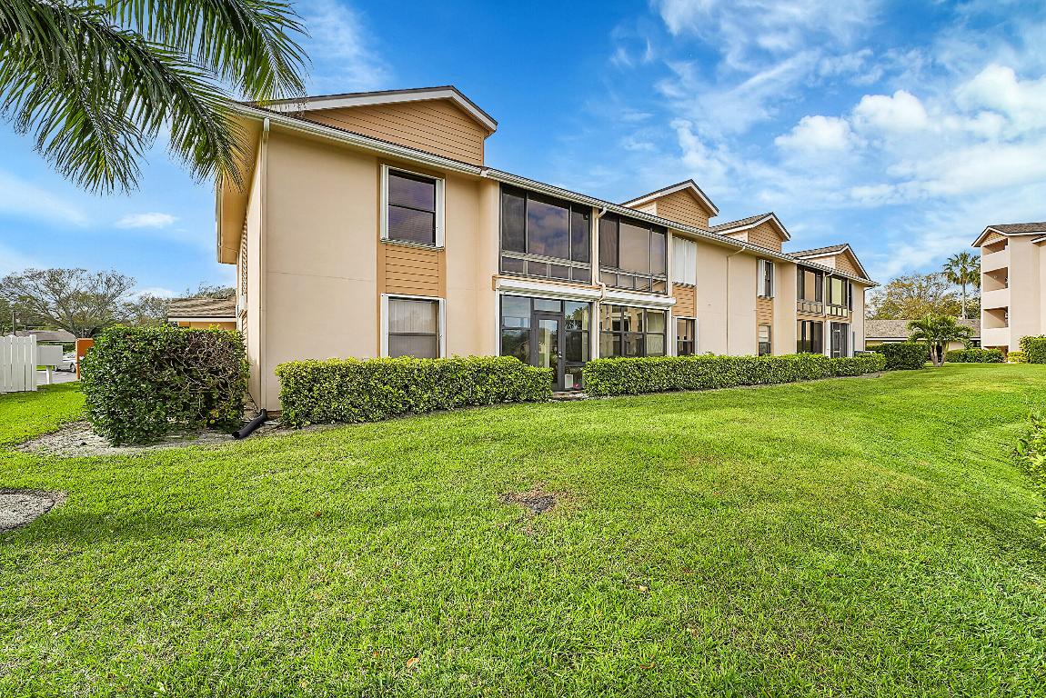 REFLECTIONS ON THE RIVER VIII - Residential