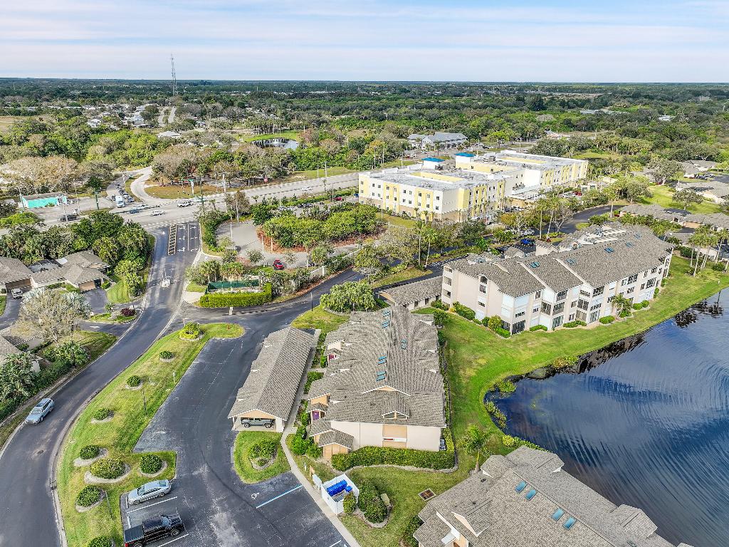 REFLECTIONS ON THE RIVER VIII - Residential