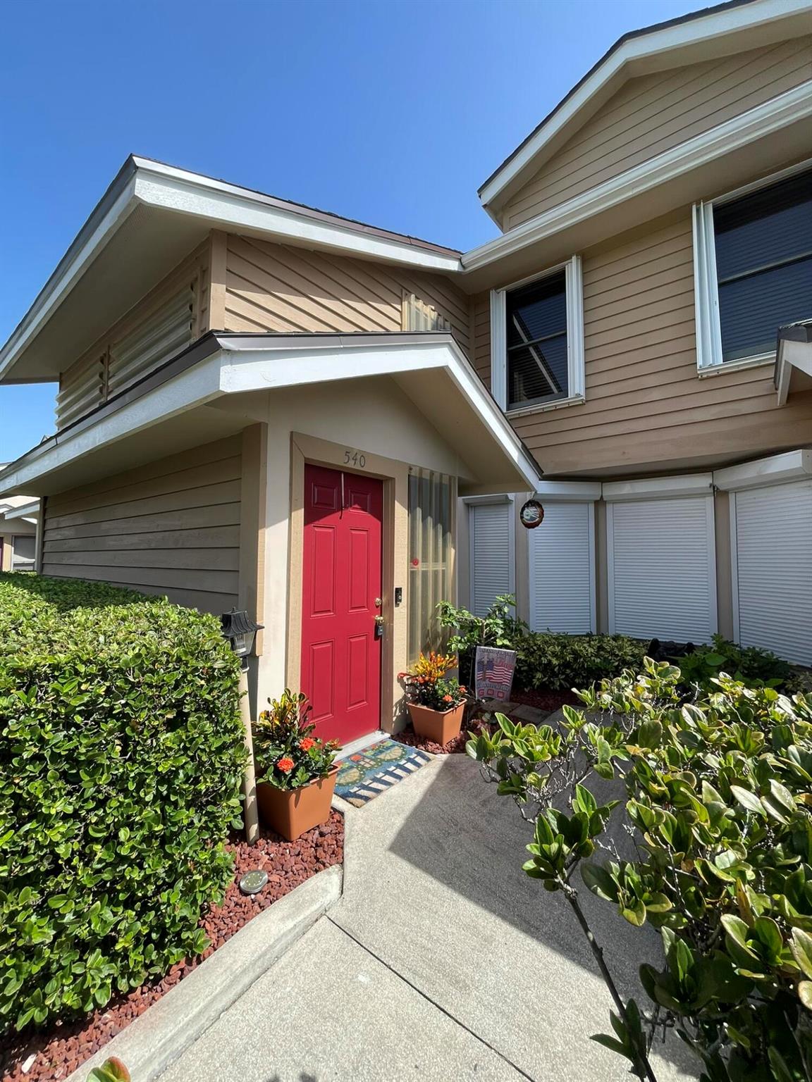 REFLECTIONS ON THE RIVER - Residential