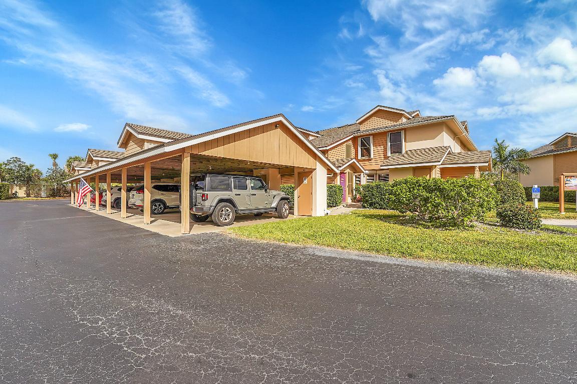 REFLECTIONS ON THE RIVER VIII - Residential