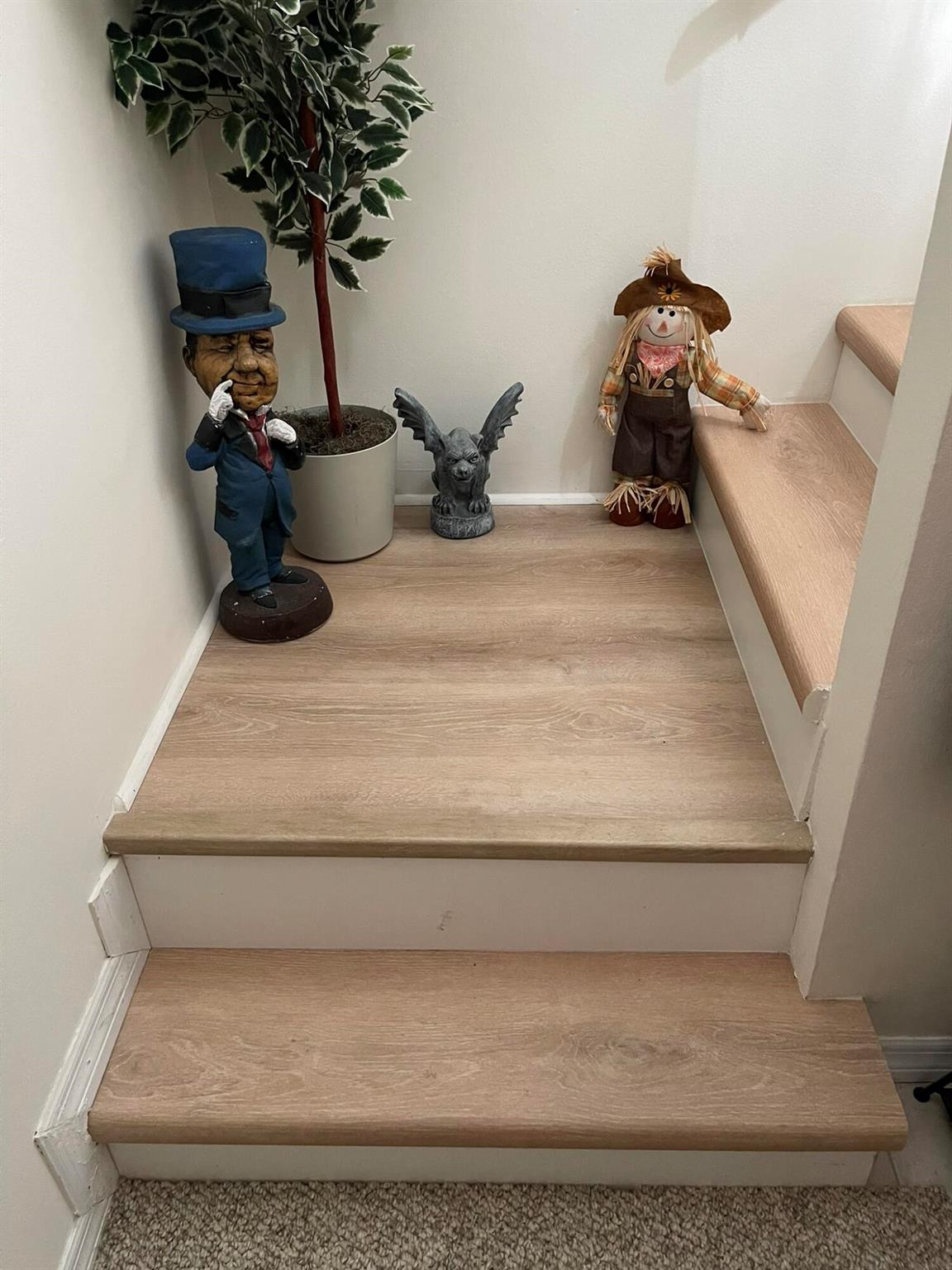 REFLECTIONS ON THE RIVER - Residential