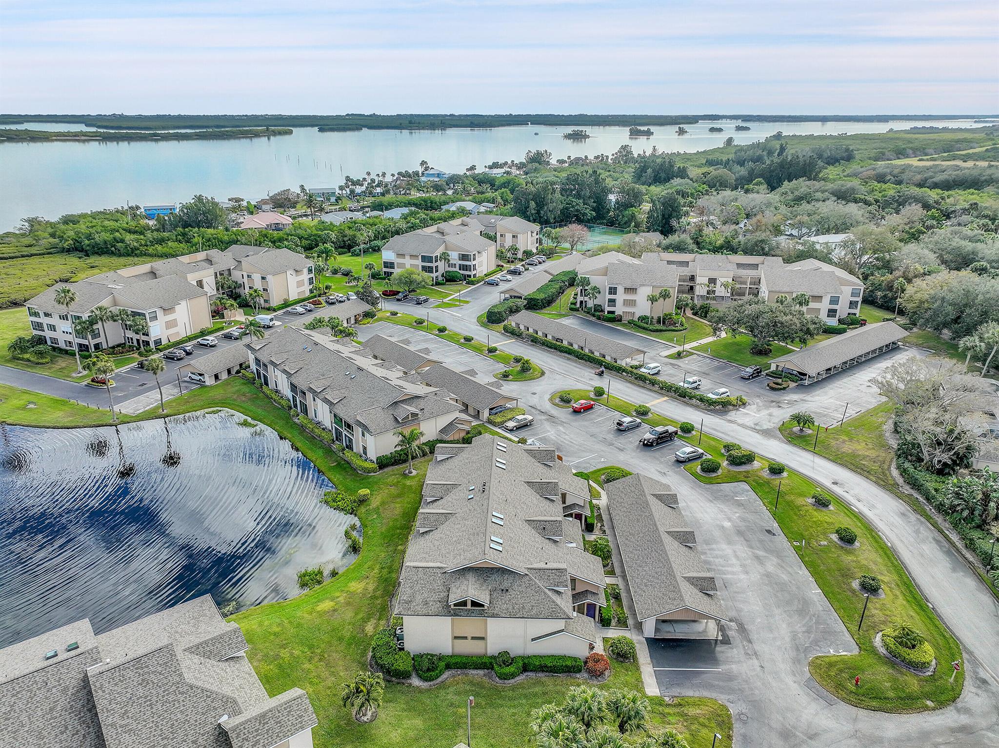 REFLECTIONS ON THE RIVER - Residential