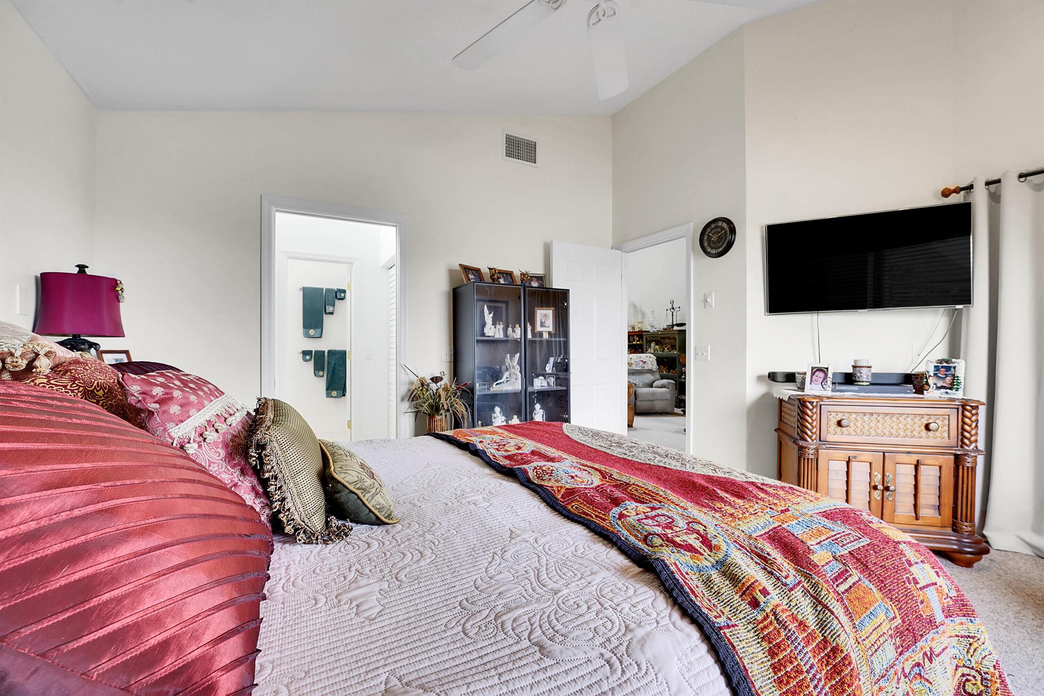 REFLECTIONS ON THE RIVER - Residential