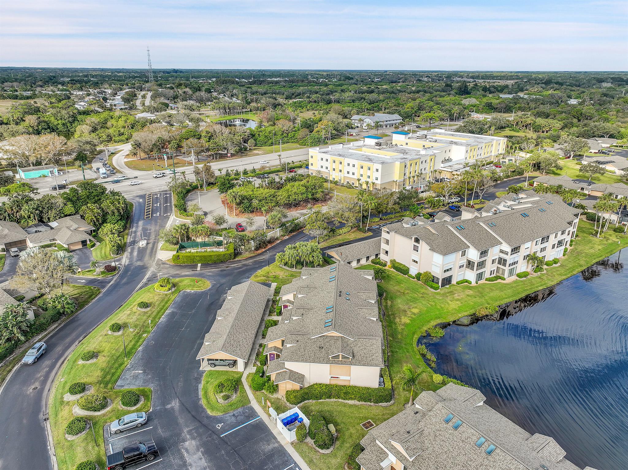 REFLECTIONS ON THE RIVER - Residential
