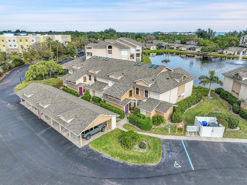 REFLECTIONS ON THE RIVER VIII - Residential