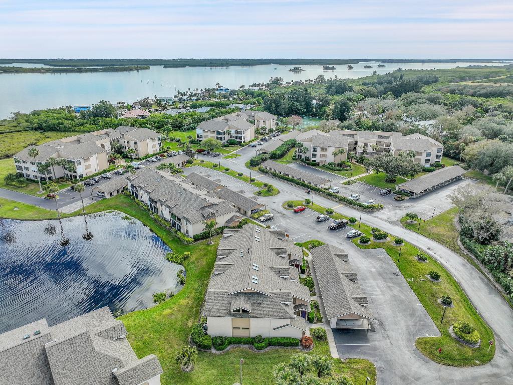 REFLECTIONS ON THE RIVER VIII - Residential