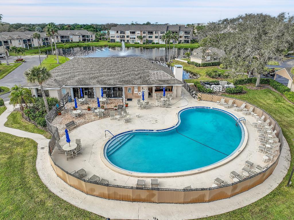 REFLECTIONS ON THE RIVER VIII - Residential