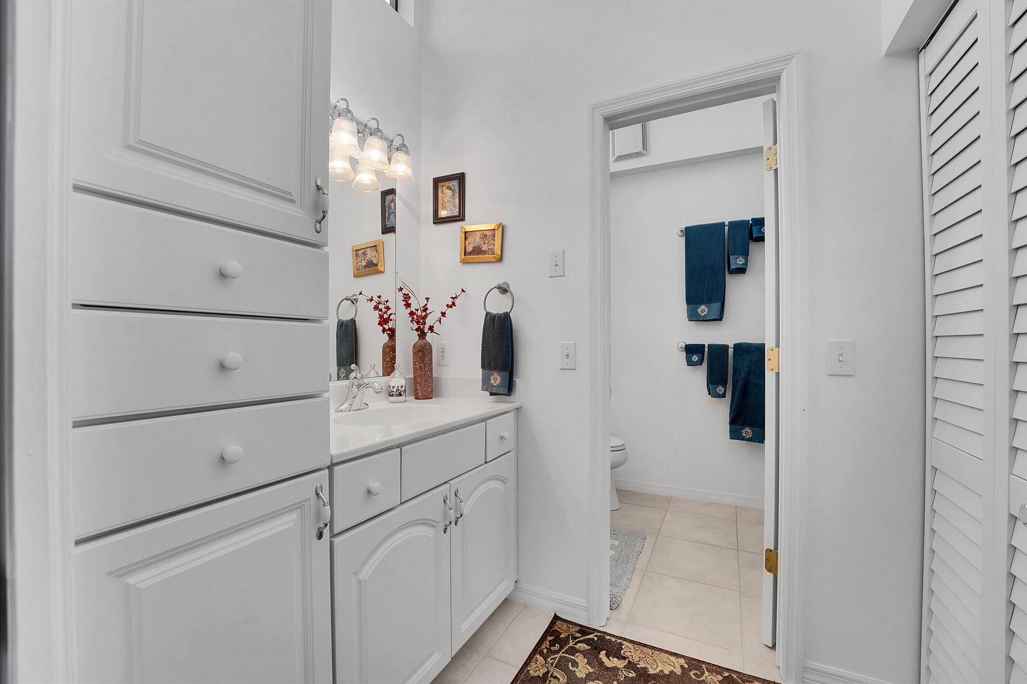 REFLECTIONS ON THE RIVER - Residential