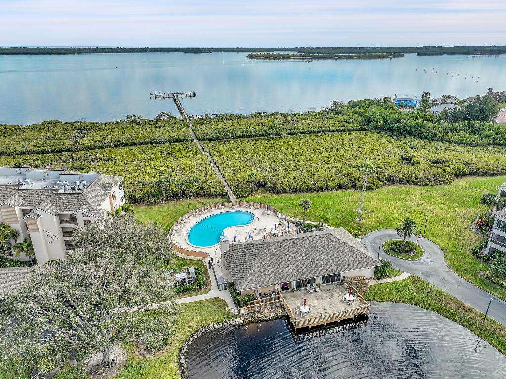 REFLECTIONS ON THE RIVER VIII - Residential