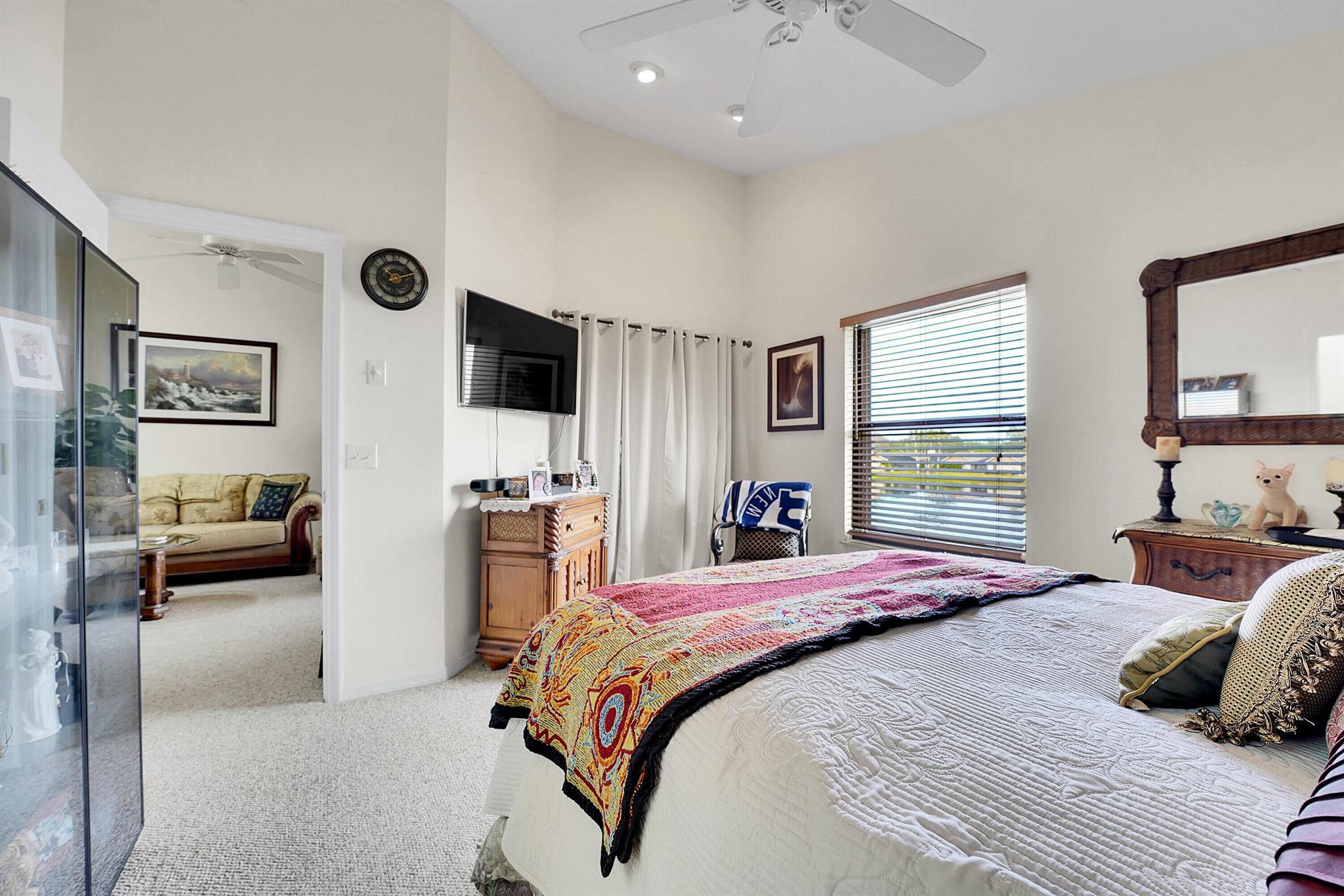 REFLECTIONS ON THE RIVER - Residential