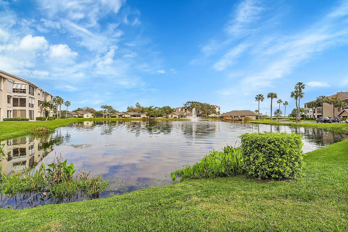 REFLECTIONS ON THE RIVER VIII - Residential