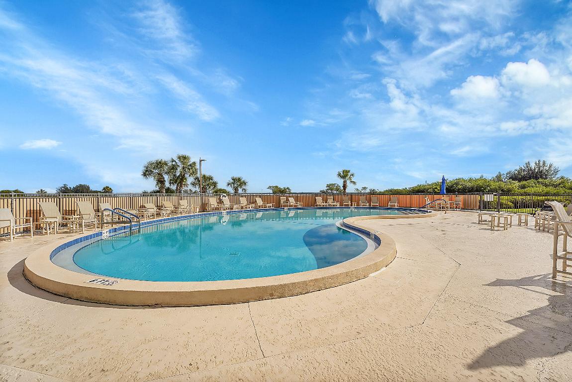 REFLECTIONS ON THE RIVER VIII - Residential