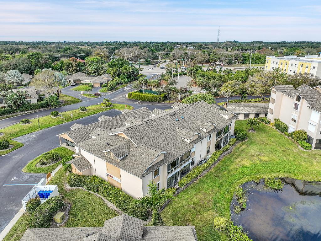 REFLECTIONS ON THE RIVER VIII - Residential