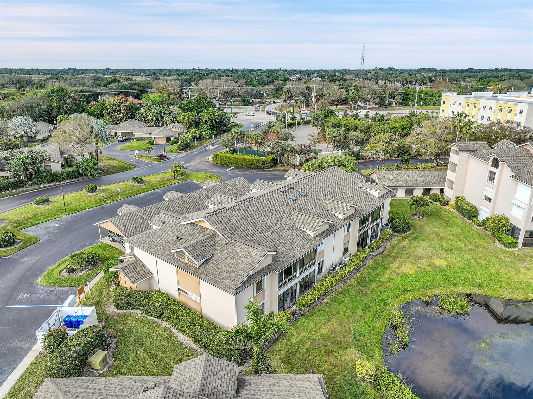 REFLECTIONS ON THE RIVER - Residential