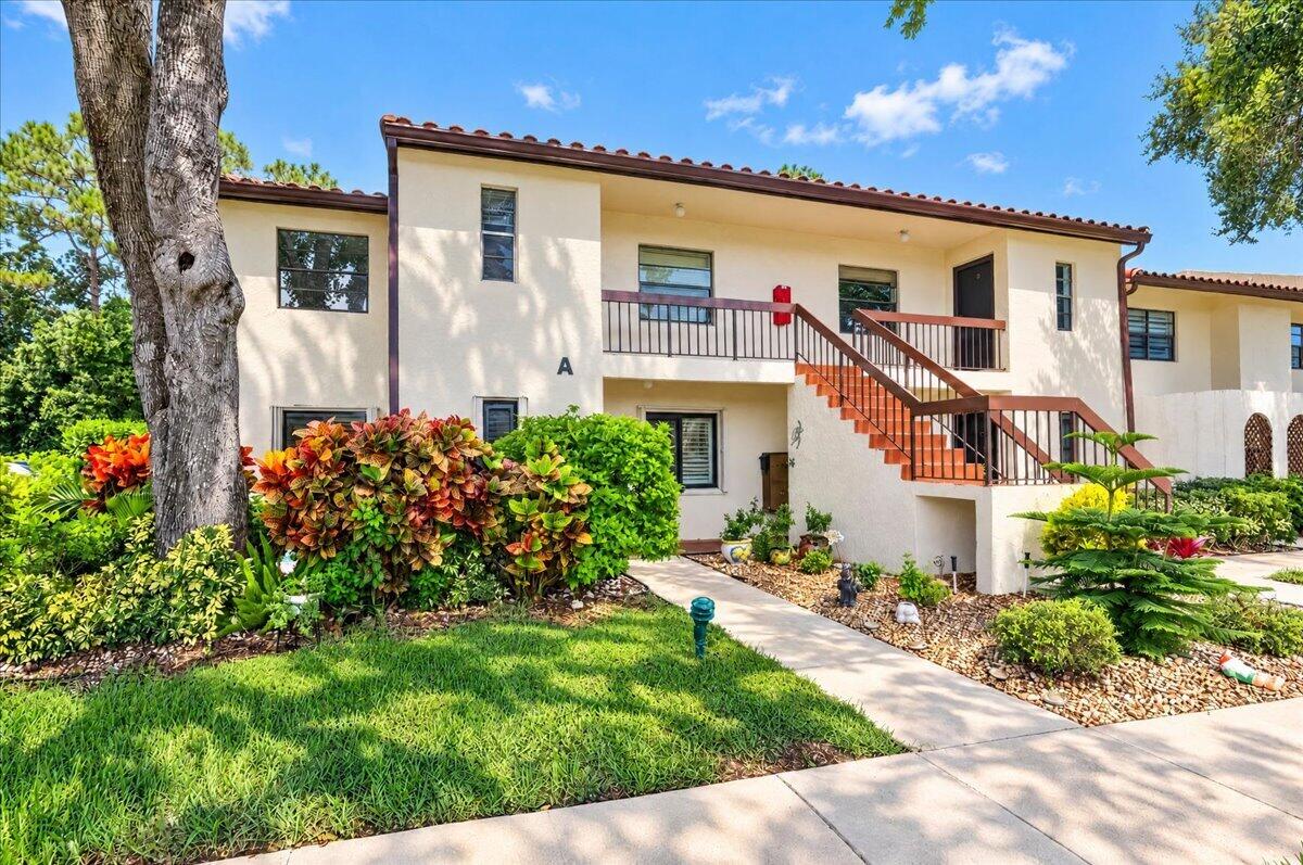 View photos, virtual tours, details... 21864 Arriba Real