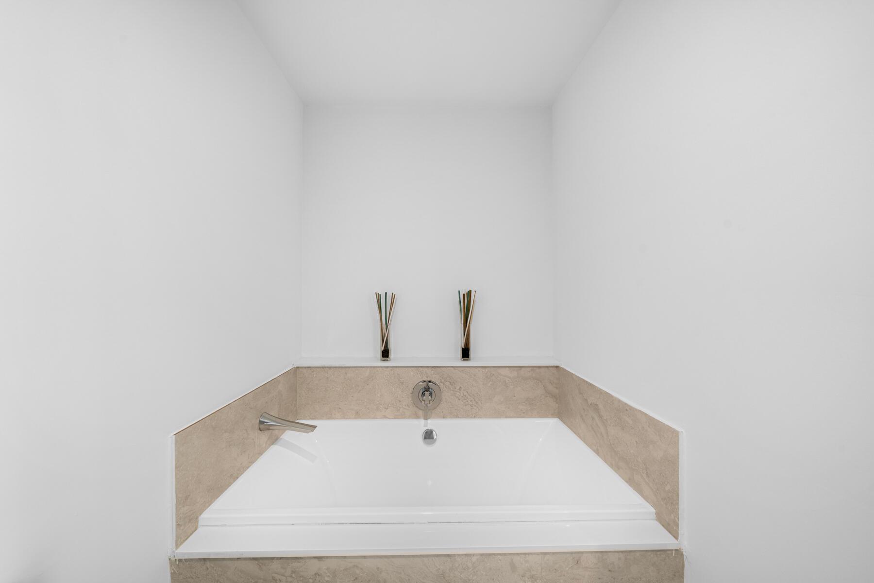 ARIA ON THE BAY CONDO - Residential Lease