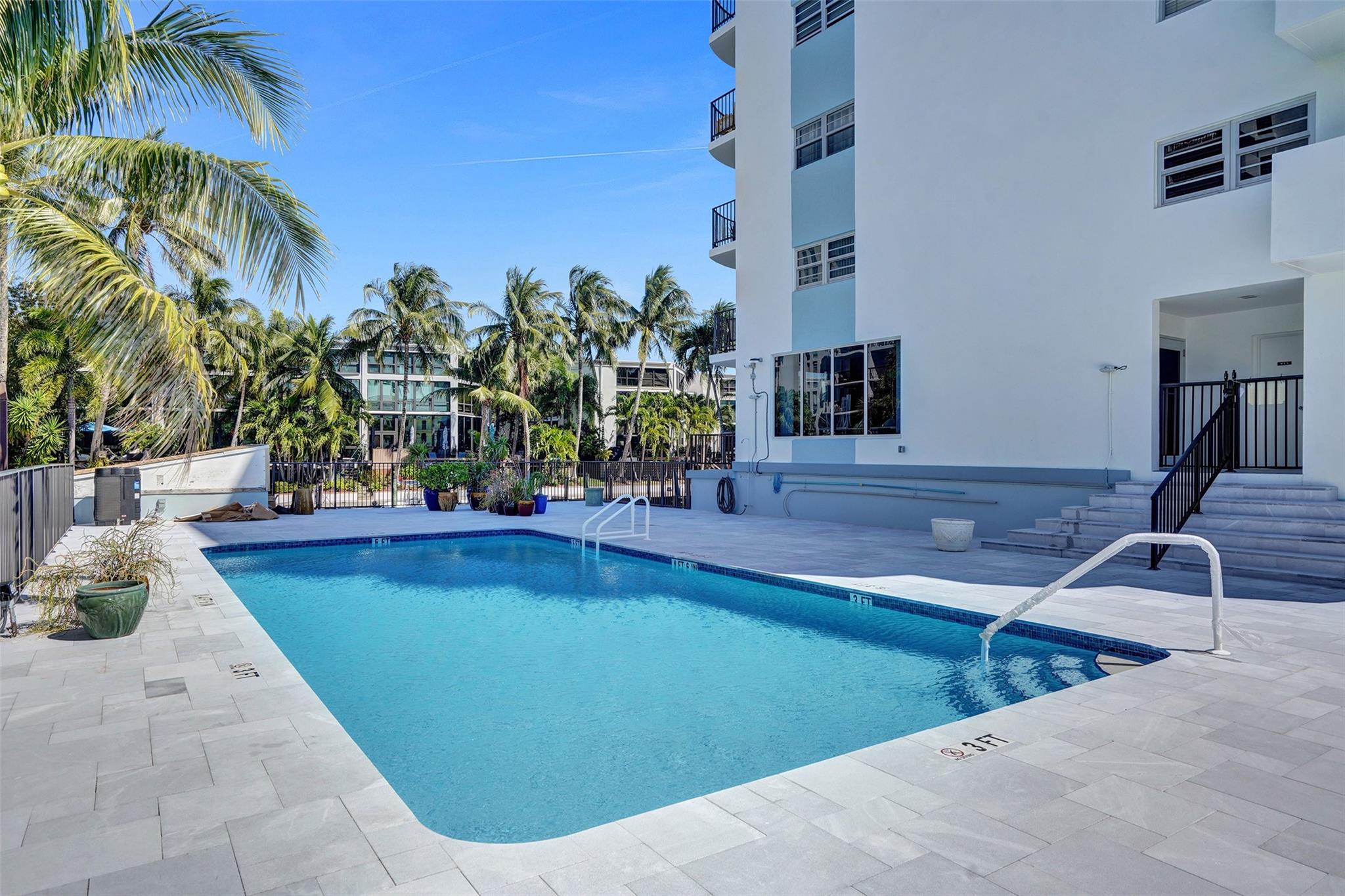 3051 NE 48th St 509