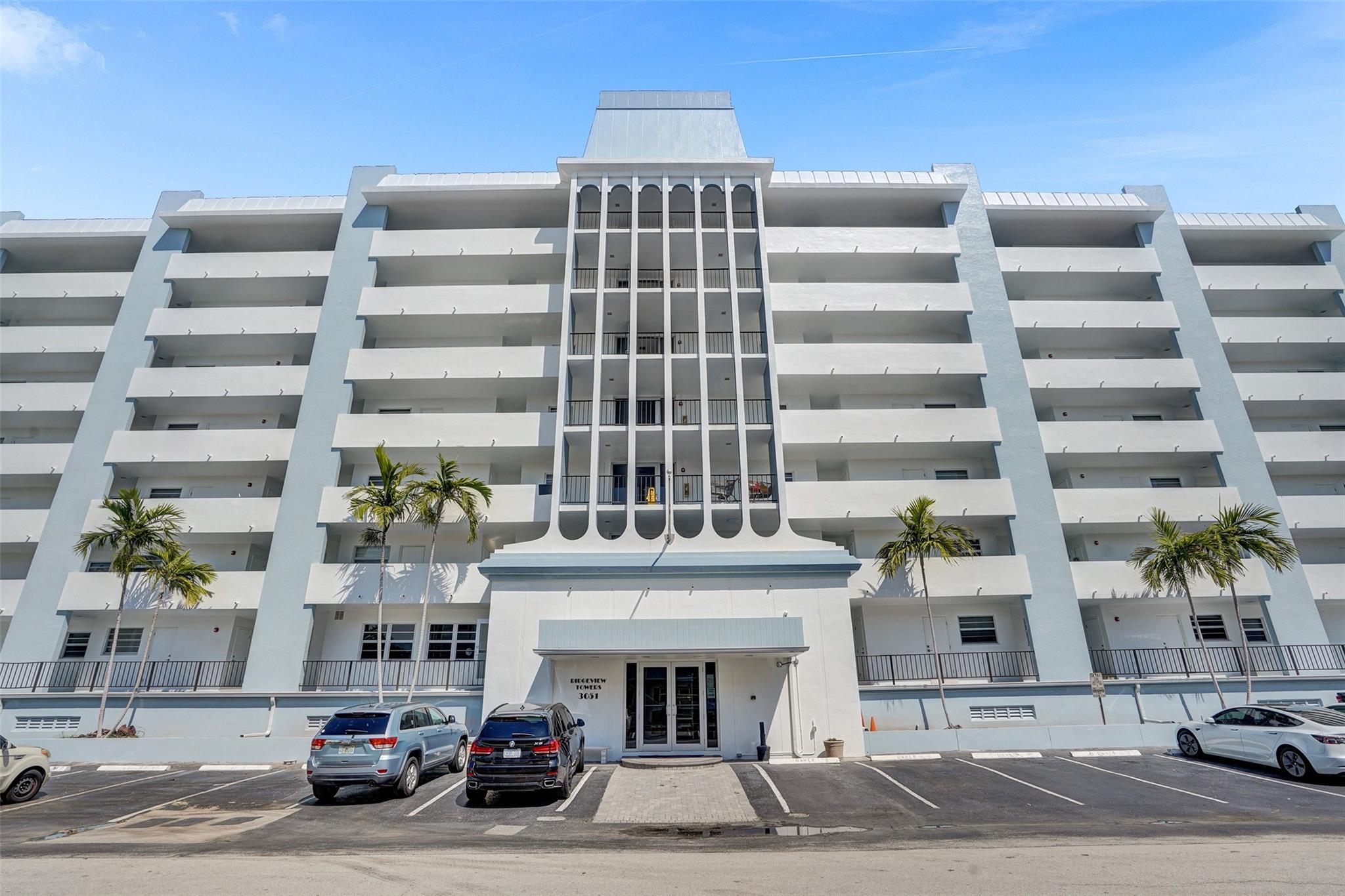 3051 NE 48th St 509