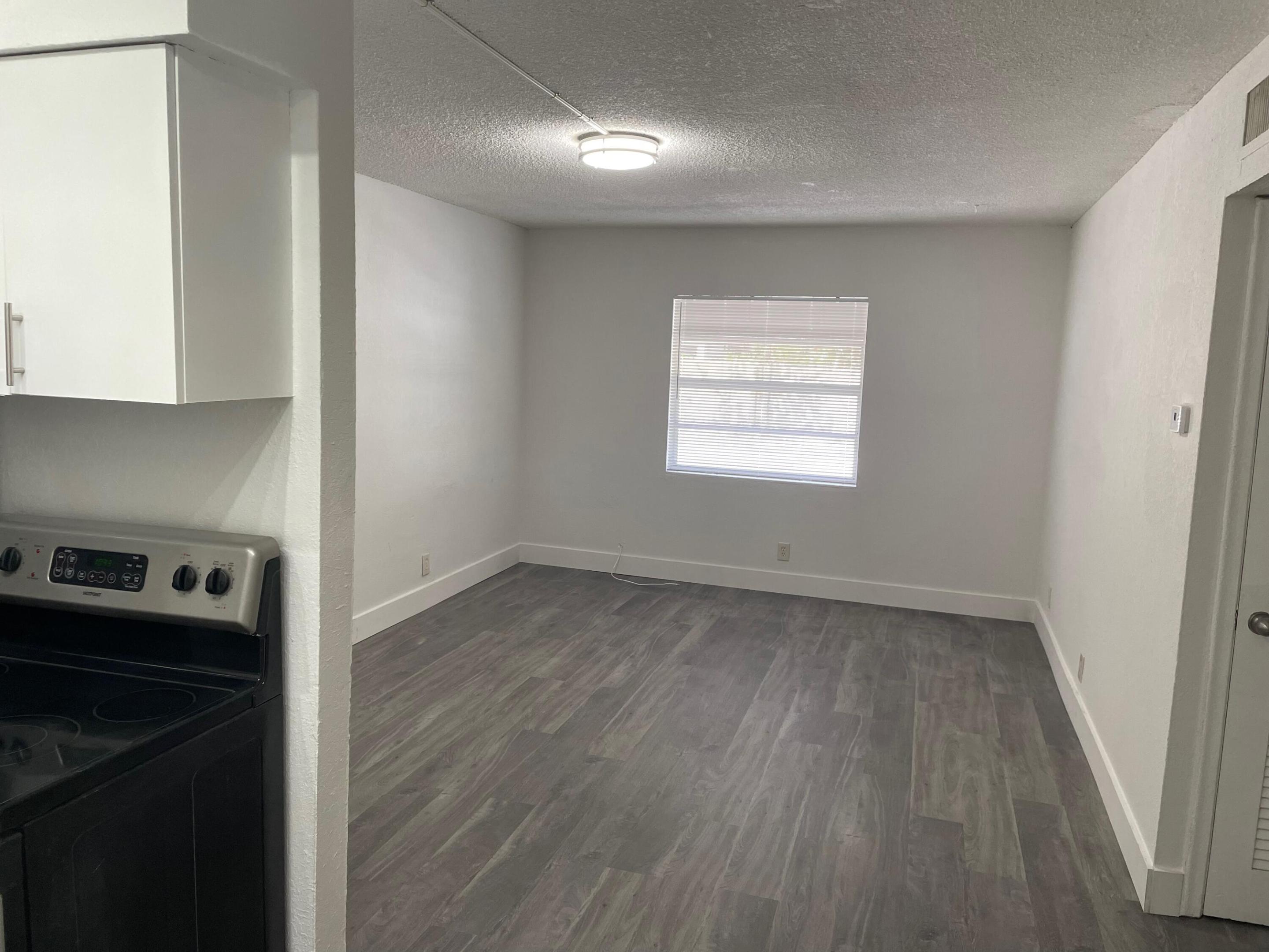 RIVERSIDE ADD AMEN PLAT - Residential Lease