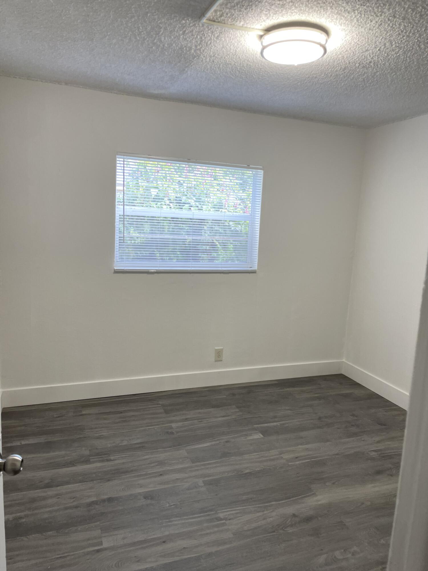 RIVERSIDE ADD AMEN PLAT - Residential Lease