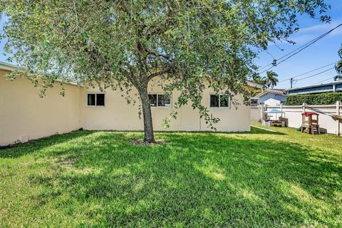 Tiny photo for 1311 NE 42nd Street, Oakland Park, FL 33334 (MLS # F10504952)
