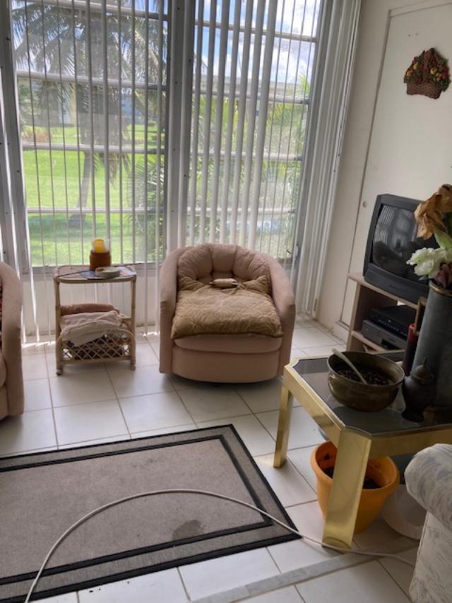 VILLAGE ROYALE ON THE GREEN CONDO - Residential