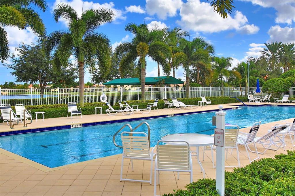 VILLAGEWALK OF WELLINGTON 2 - Residential