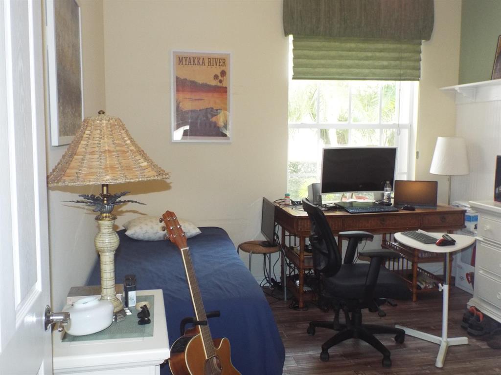 VILLAGEWALK OF WELLINGTON 2 - Residential