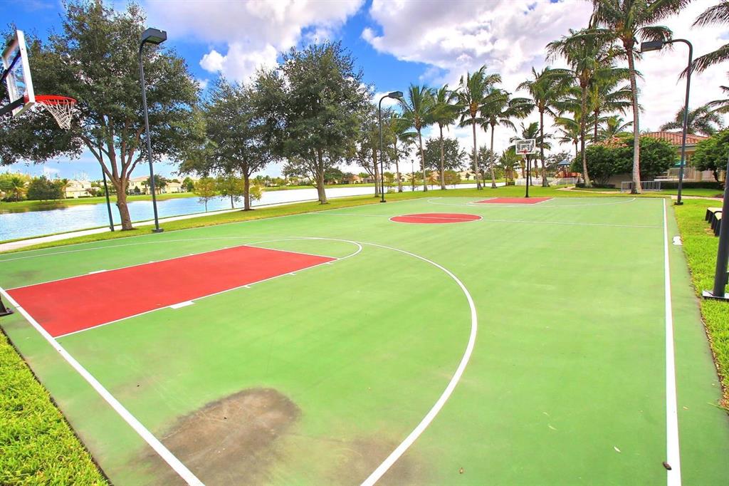 VILLAGEWALK OF WELLINGTON 2 - Residential