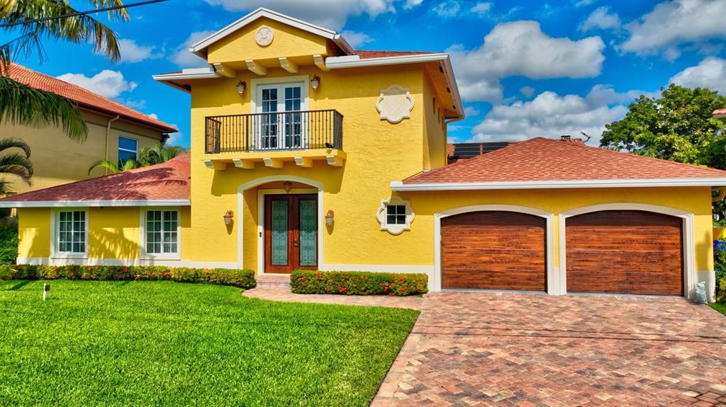Photo of 967 Cypress Drive, Delray Beach, FL 33483 (MLS # R10772999)