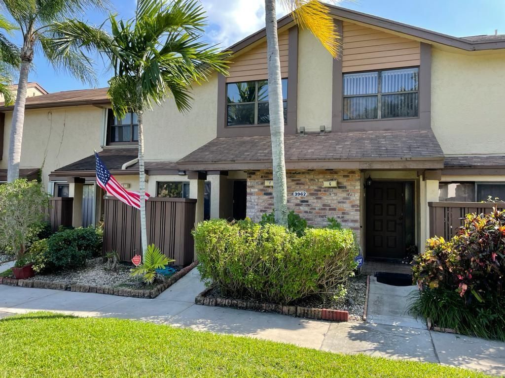 Photo of 3962 Cocoplum Cir #3962-F, Coconut Creek, FL 33063 (MLS # F10285741)