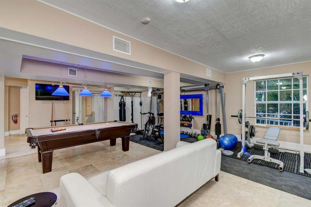 TWIN RIVERS - Residential