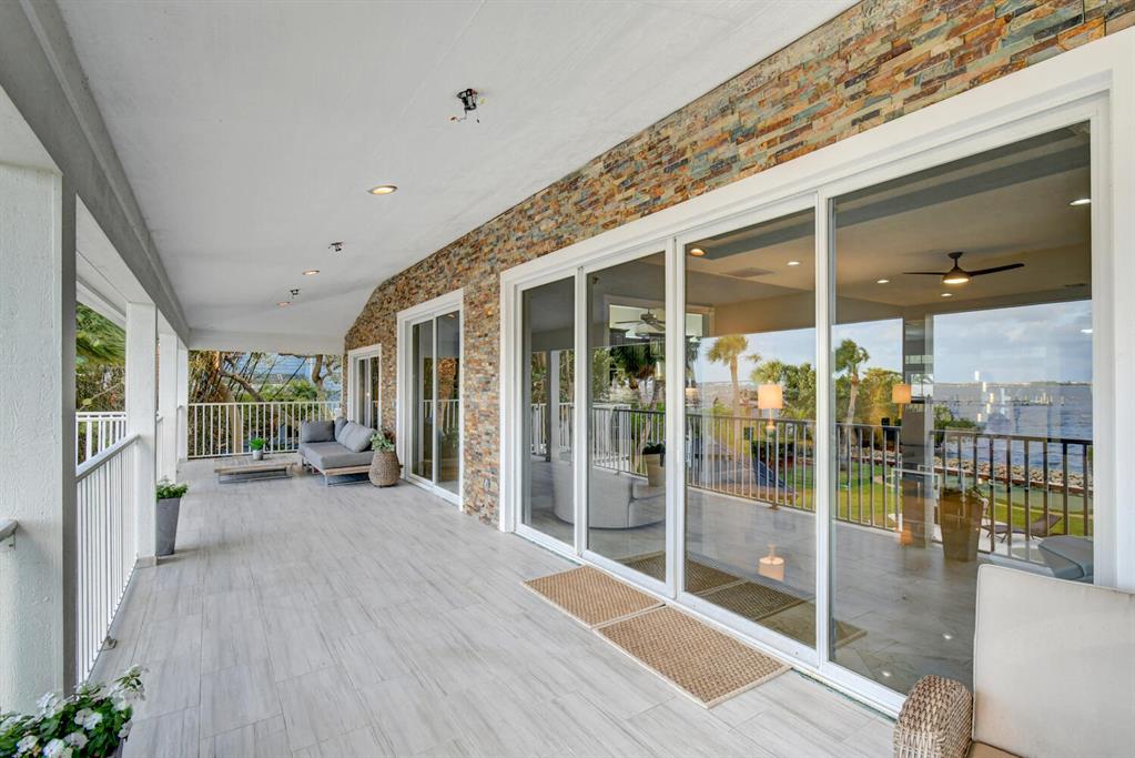 TWIN RIVERS - Residential