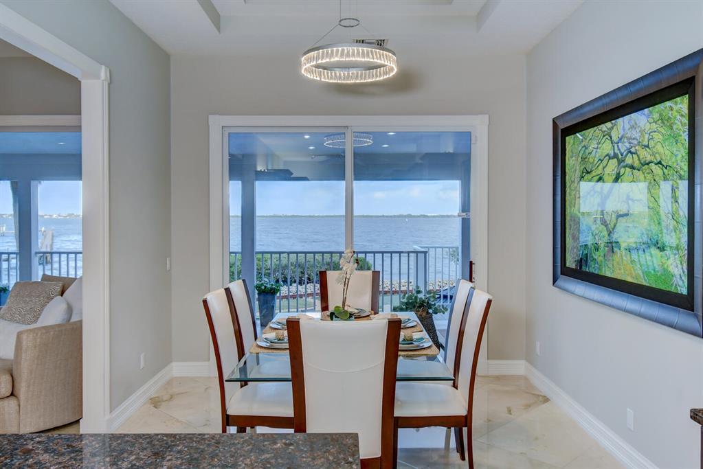 TWIN RIVERS - Residential