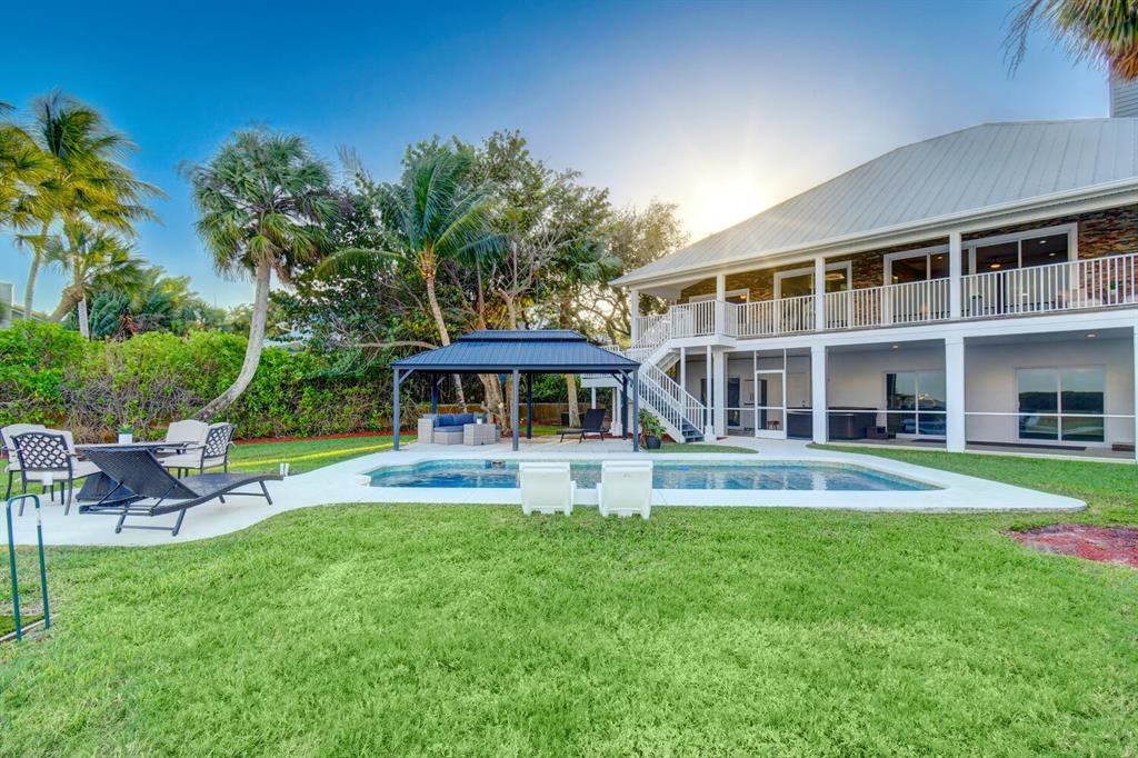 TWIN RIVERS - Residential