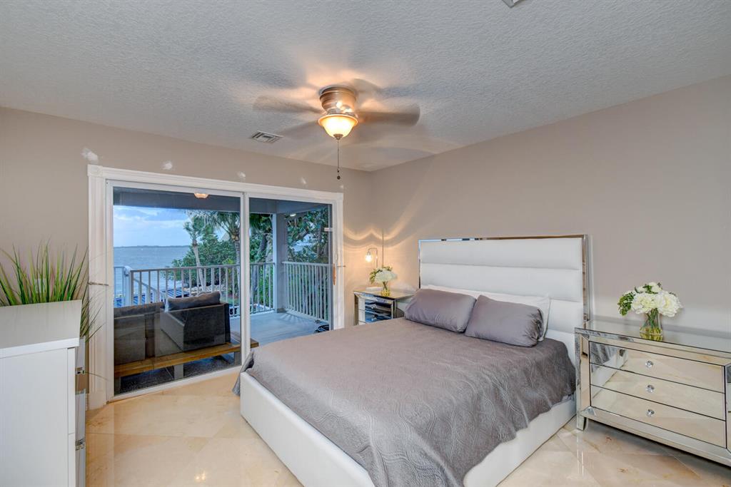 TWIN RIVERS - Residential