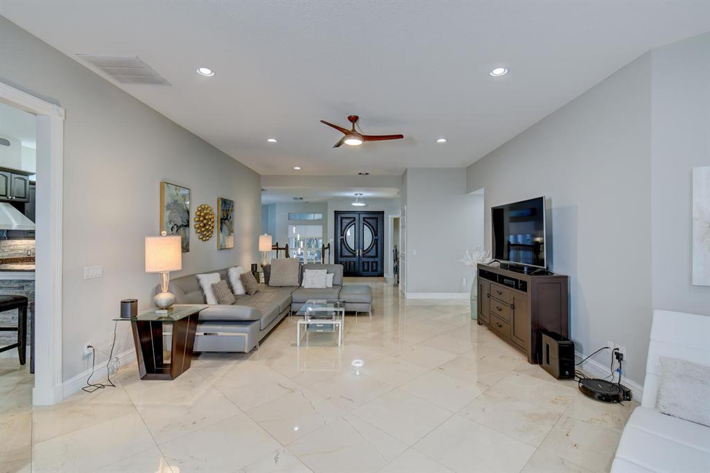 TWIN RIVERS - Residential