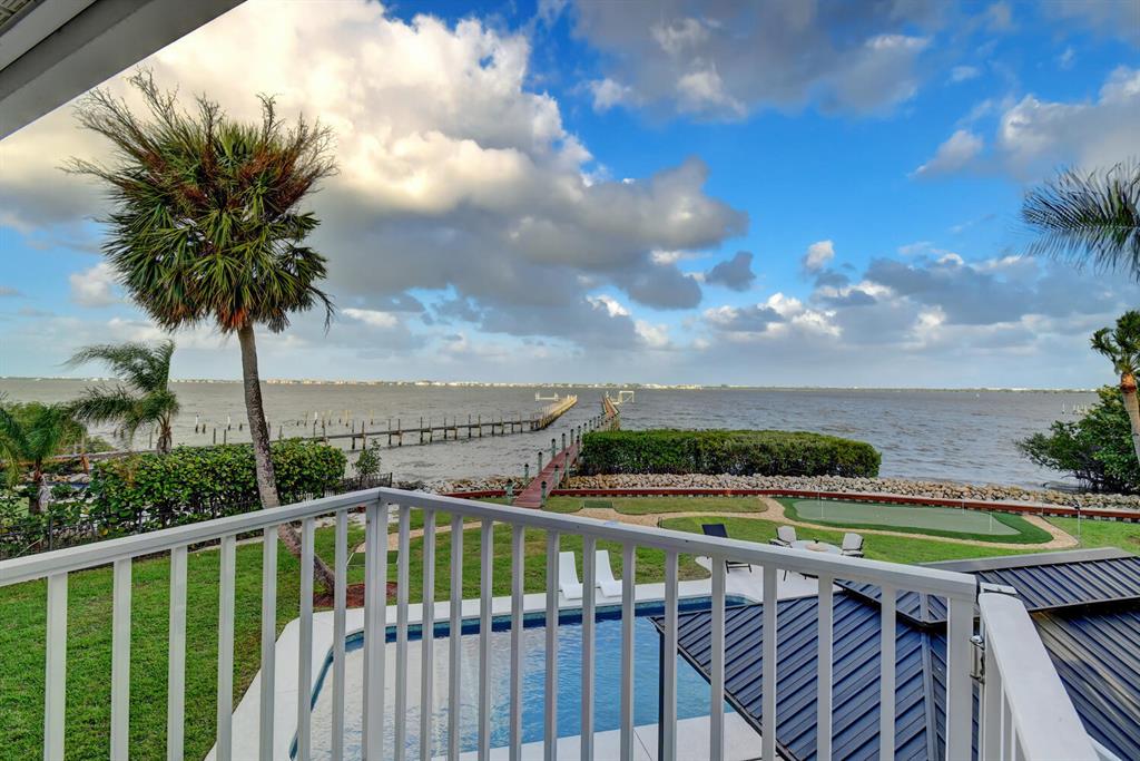 TWIN RIVERS - Residential