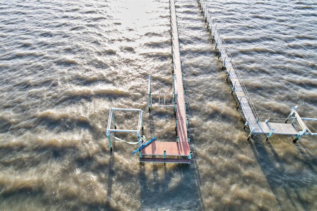 TWIN RIVERS - Residential