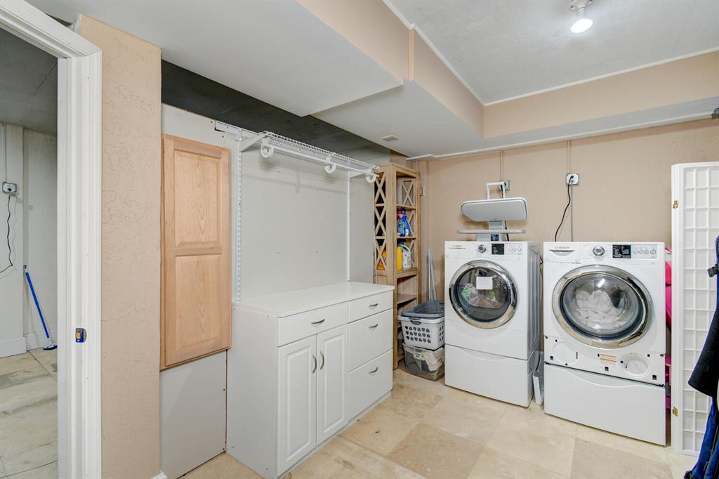 TWIN RIVERS - Residential