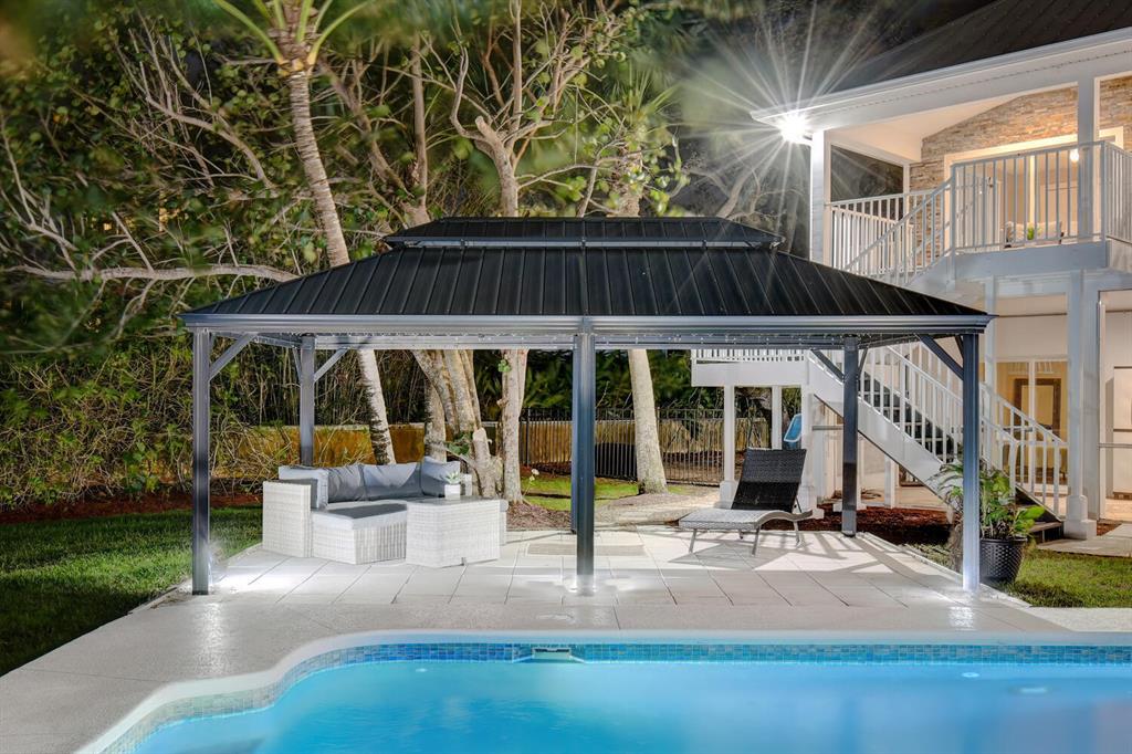 TWIN RIVERS - Residential