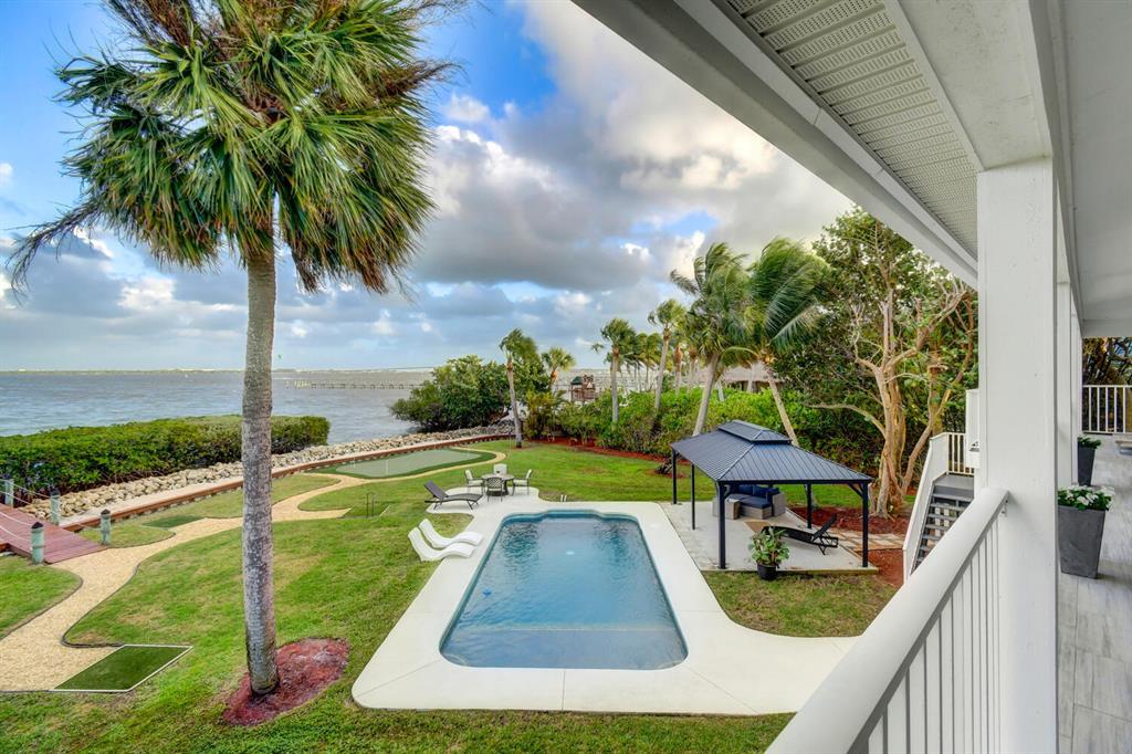 TWIN RIVERS - Residential