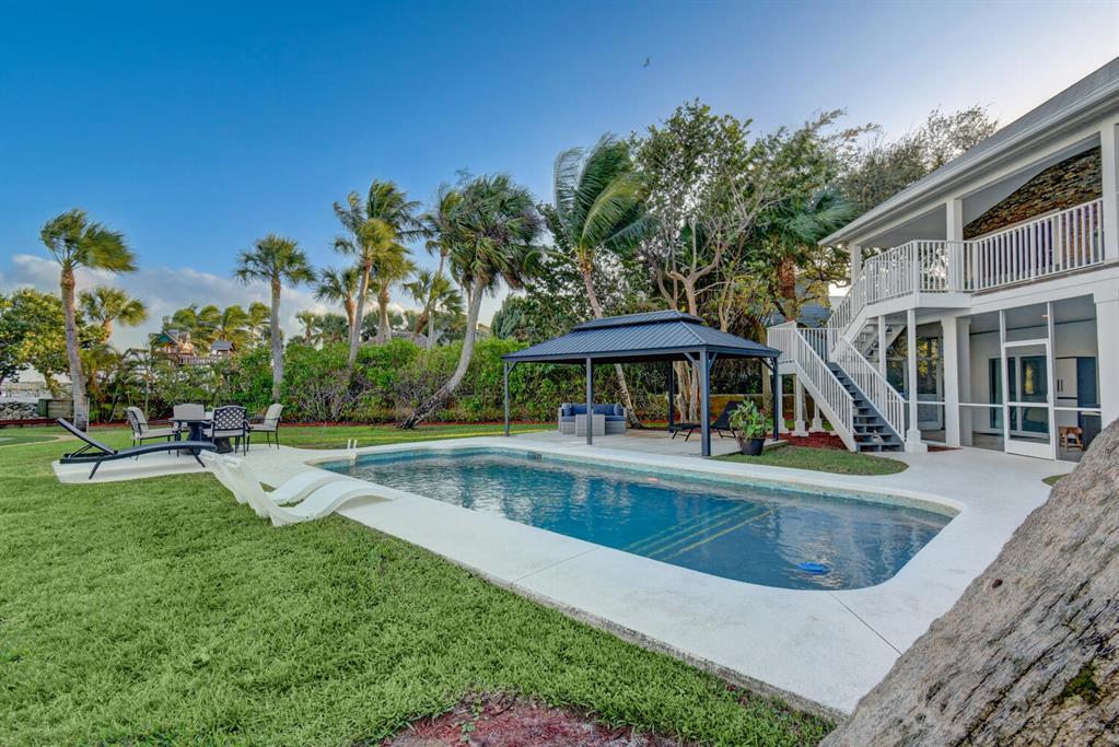 TWIN RIVERS - Residential