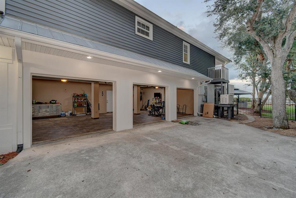 TWIN RIVERS - Residential