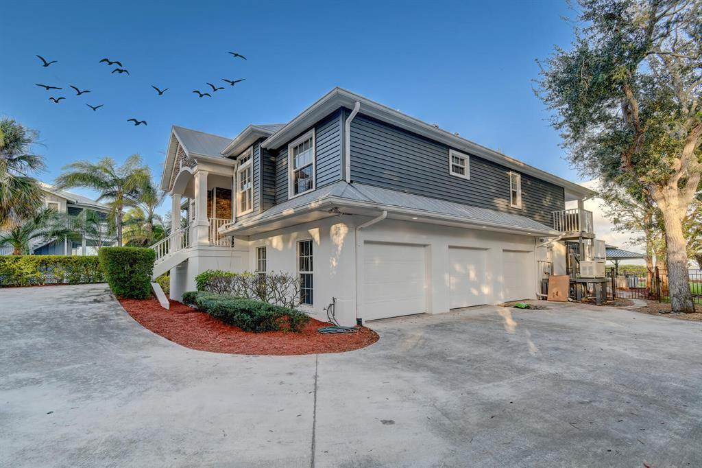 TWIN RIVERS - Residential