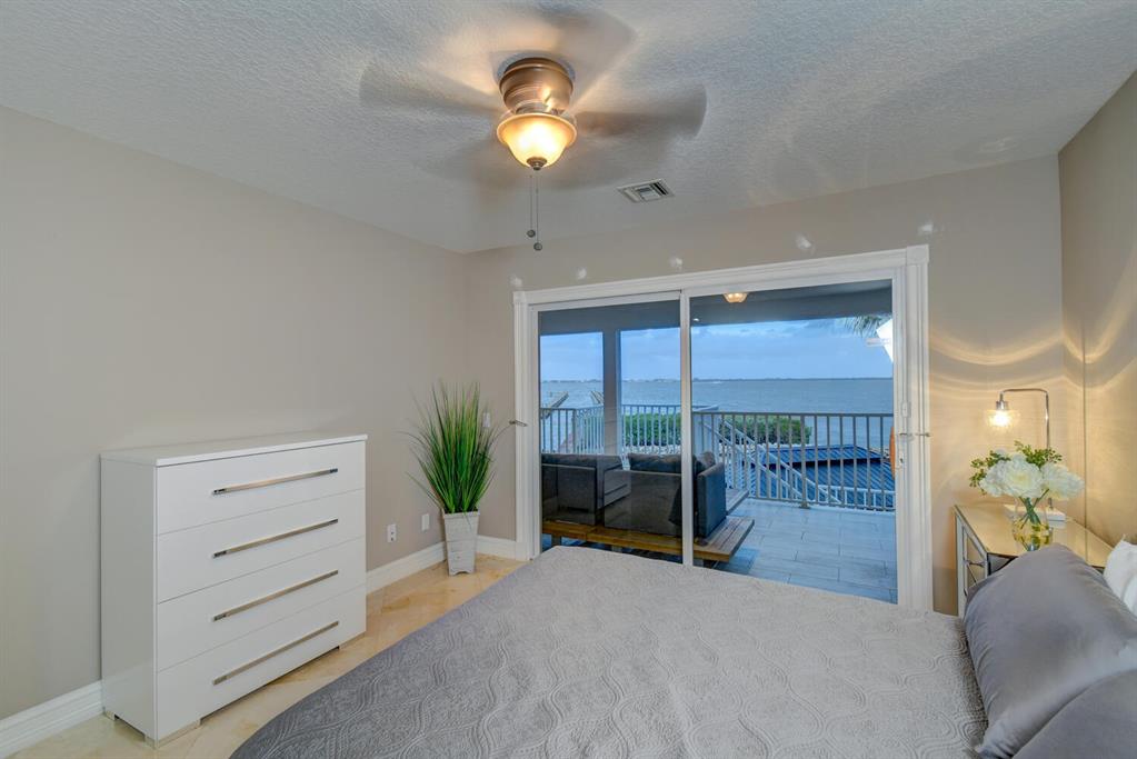 TWIN RIVERS - Residential